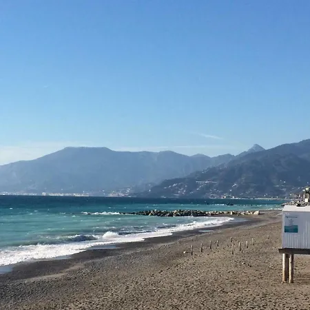 Casa Ginestra Mare * Bordighera